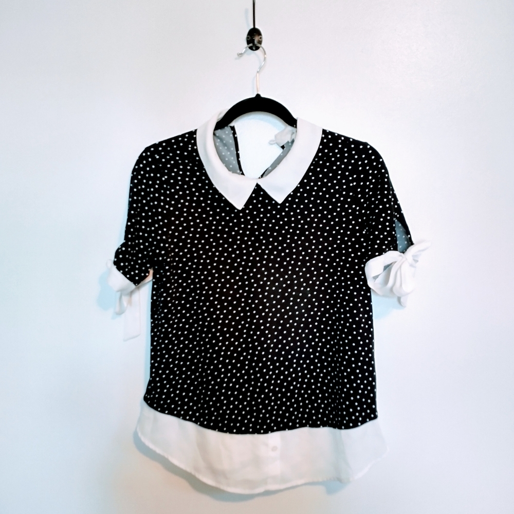 Faith and Joy short sleeve polkadot top with collar size small